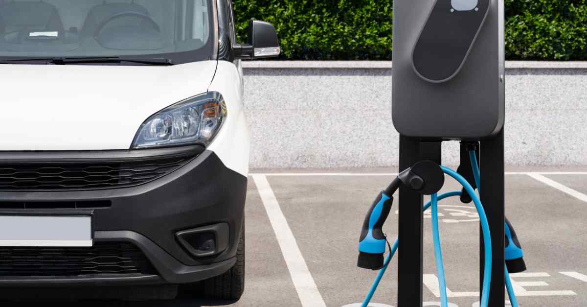 Post thumbnail for New research highlights the financial benefits of electric fleets